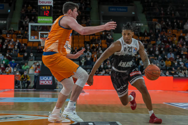 的表现并不 的表现并不